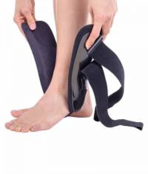 Orteză De Gleznă Mobilă Cu Atele Laterale Din Material Plastic ANKLEFIX ACTIV SRT314