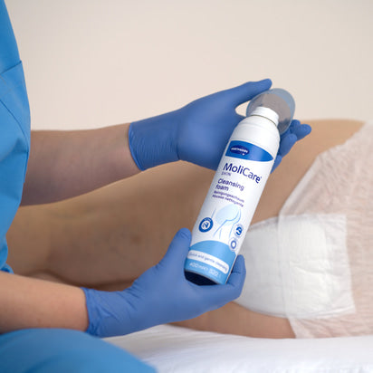 Molicare SKIN Spuma Pentru Curatarea Pielii Pacientilor Cu Incontinenta sau Colostomie