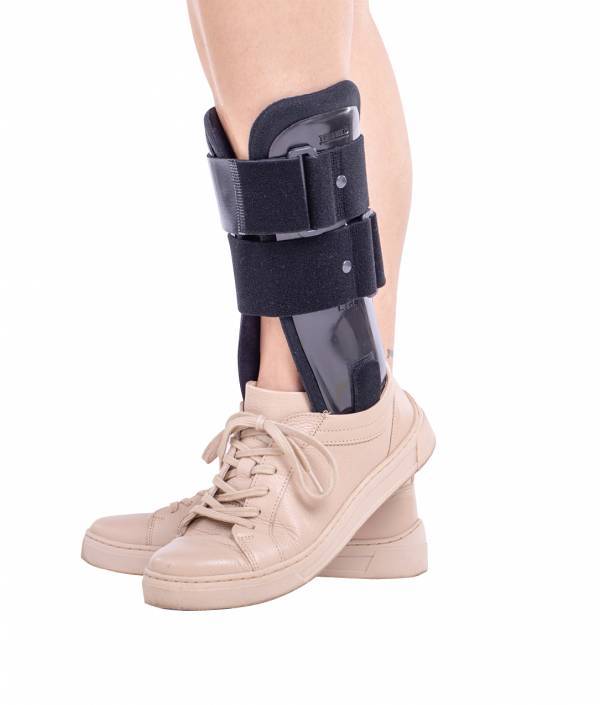 Orteză De Gleznă Mobilă Cu Atele Laterale Din Material Plastic ANKLEFIX ACTIV SRT314