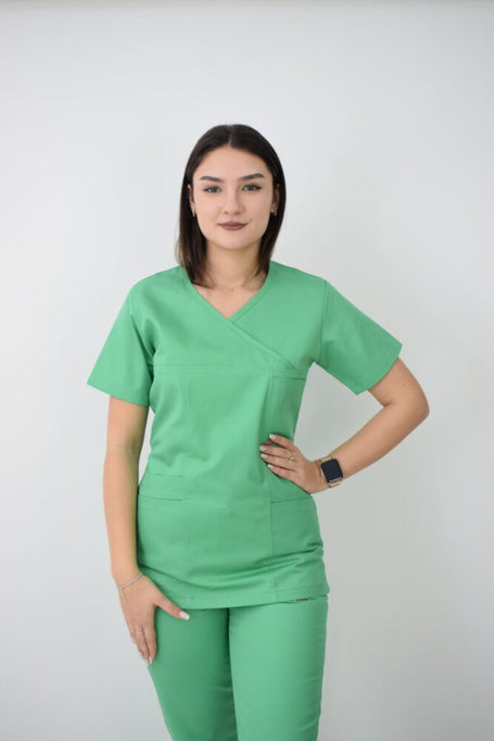 Uniforma Pentru Femei D06 Verde Deschis Cu Pantaloni