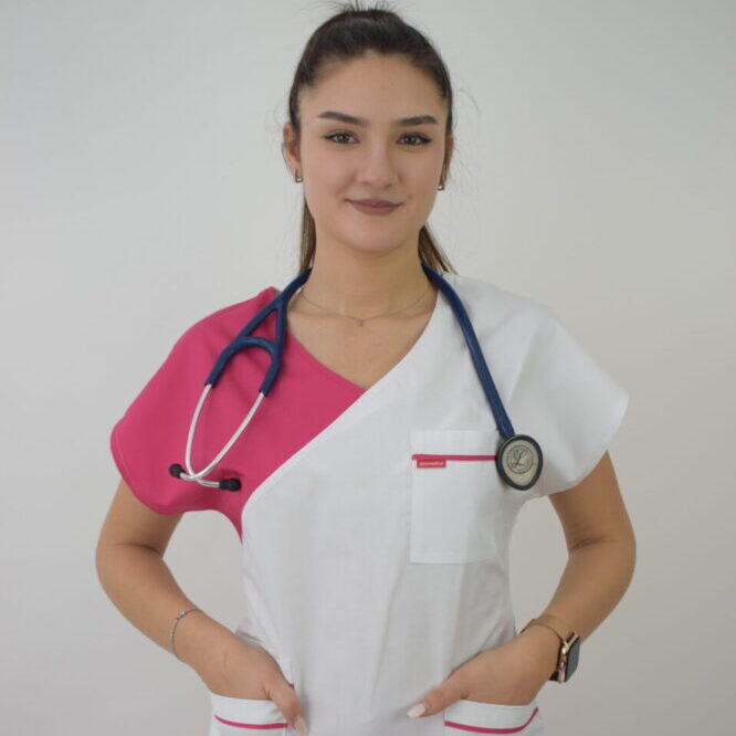 Uniforma Pentru Femei A02 Alb + Roz Cu Pantaloni