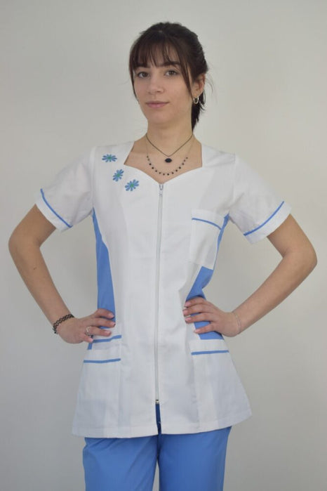 Uniforma Pentru Femei Model Brodat A05 Alb + Bleu Inchis Cu Pantaloni