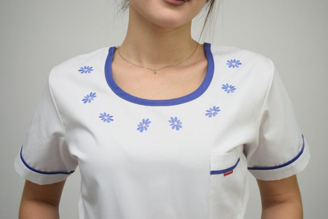 Uniforma Pentru Femei B06 Alb + Mov inchis Cu Pantaloni