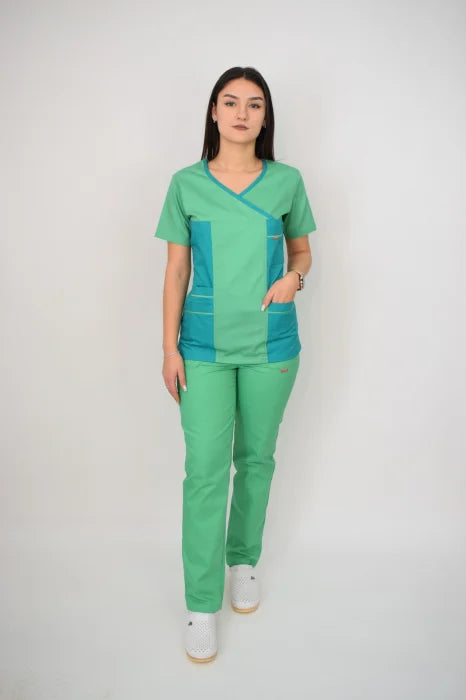 Uniforma Pentru Femei D06 Verde Deschis + Verde Inchis Cu Pantaloni Verde Deschis