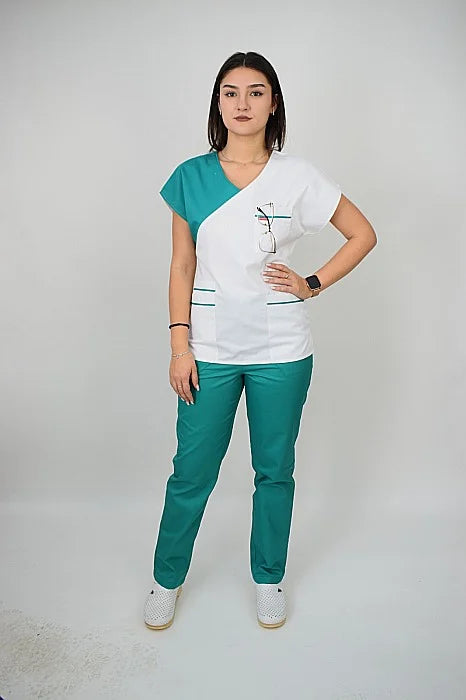 Uniforma Pentru Femei A02 Alb + Verde Inchis Cu Pantaloni