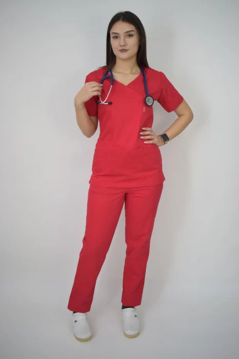 Uniforma Pentru Femei D06 Rosu Cu Pantaloni