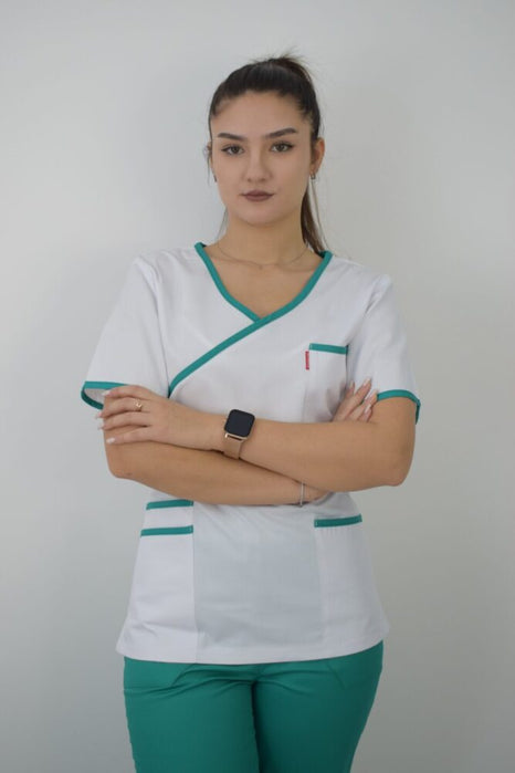 Uniforma Pentru Femei A08 Alb + Verde Inchis Cu Pantaloni Albi