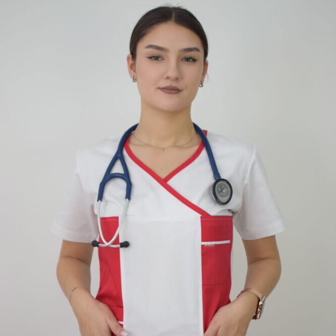 Uniforma Pentru Femei D06 Alb + Rosu Cu Pantaloni Albi