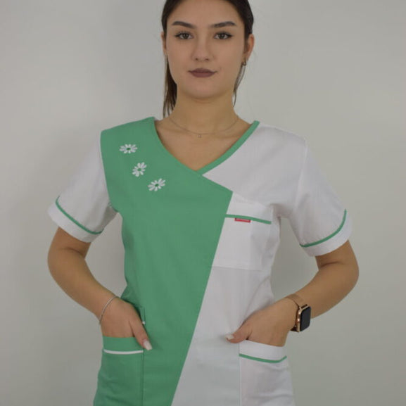 Uniforma Pentru Femei Model A02BC Verde Deschis Cu Pantaloni