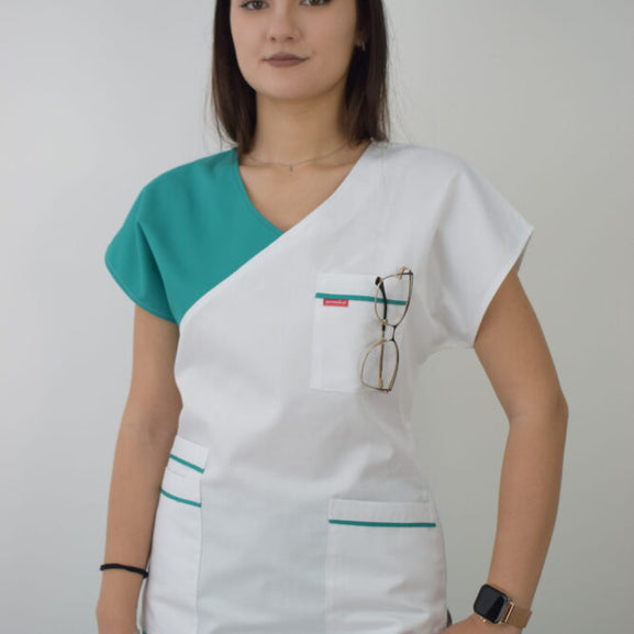 Uniforma Pentru Femei A02 Alb + Verde Inchis Cu Pantaloni