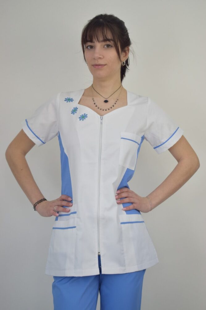 Uniforma Pentru Femei Model Brodat A05 Alb + Bleu Inchis Cu Pantaloni Albi
