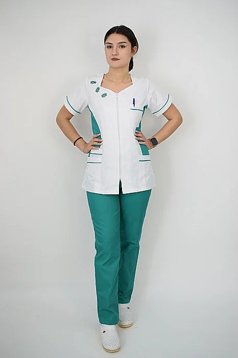 Uniforma Pentru Femei Model Brodat A05 Alb + Verde Inchis Cu Pantaloni